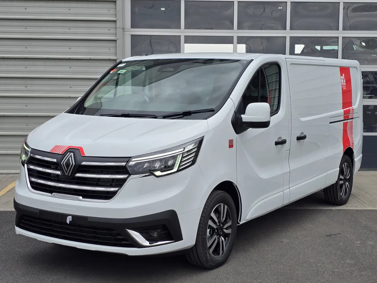 NEW Renault Trafic Exclusive 170BHP/150BHP Auto White - Furgon: slika 5 NEW Renault Trafic Exclusive 170BHP/150BHP Auto White - Furgon: slika 5