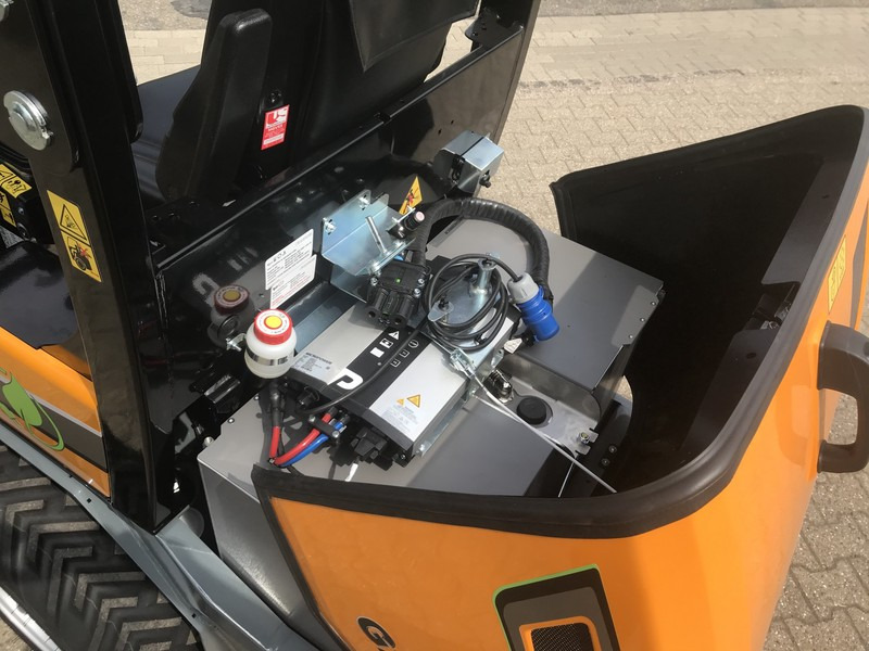 Giant G2200E - Zglobni utovarivač: slika 5 Giant G2200E - Zglobni utovarivač: slika 5