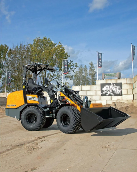 Giant Jubileum modellen G2500 HD & G2700 HD - Zglobni utovarivač: slika 4 Giant Jubileum modellen G2500 HD & G2700 HD - Zglobni utovarivač: slika 4