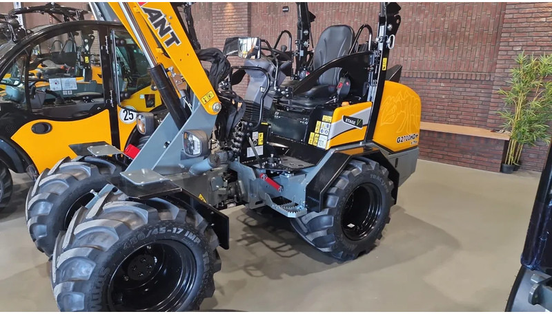 Giant Jubileum modellen G2500 HD & G2700 HD - Zglobni utovarivač: slika 1 Giant Jubileum modellen G2500 HD & G2700 HD - Zglobni utovarivač: slika 1