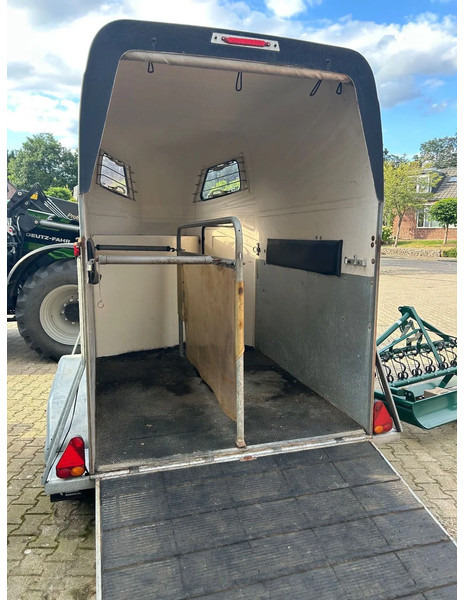 Hotrarijs Hotra E-force 2-Paards polyester trailer - Prikolica za konje: slika 5 Hotrarijs Hotra E-force 2-Paards polyester trailer - Prikolica za konje: slika 5