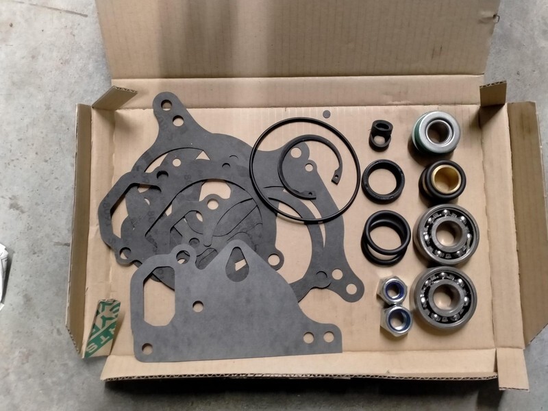 Steyr reparatie set waterpomp - Vodena pumpa za Poljoprivredna mašina: slika 1 Steyr reparatie set waterpomp - Vodena pumpa za Poljoprivredna mašina: slika 1