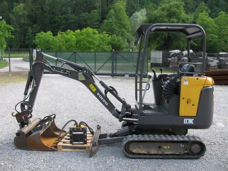 Volvo EC18C 3 žlice + kladivo Volvo HB02 - Mini bager: slika 2 Volvo EC18C 3 žlice + kladivo Volvo HB02 - Mini bager: slika 2