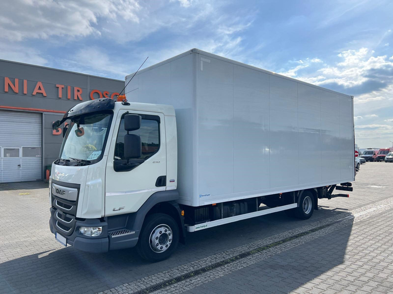 DAF LF 210 12.210 CONTAINER+LIFT 1500 kg 1.HAND - Kamion sa zatvorenim sandukom: slika 1 DAF LF 210 12.210 CONTAINER+LIFT 1500 kg 1.HAND - Kamion sa zatvorenim sandukom: slika 1