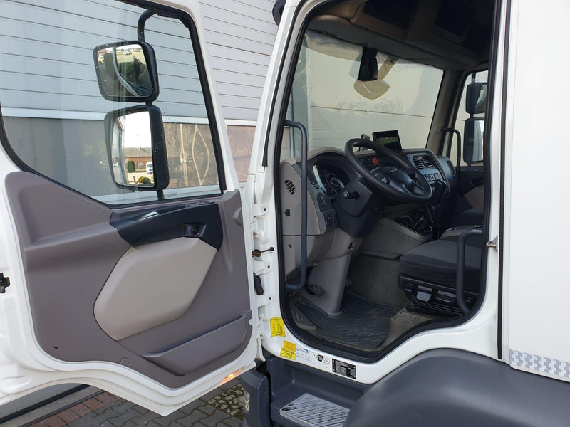 Hladnjača DAF LF 220 EURO 6 6 CYL. LAMBERET: slika 12 Hladnjača DAF LF 220 EURO 6 6 CYL. LAMBERET: slika 12