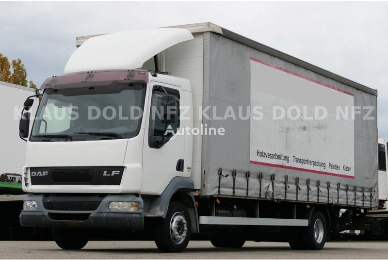 DAF LF 45.220 P+P + Tail lift - Kamion sa ceradom: slika 1 DAF LF 45.220 P+P + Tail lift - Kamion sa ceradom: slika 1