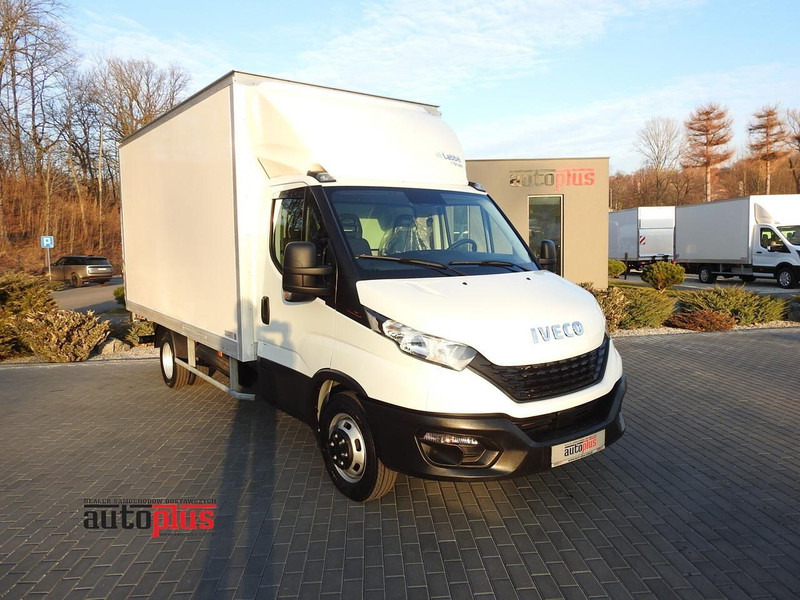 Iveco DAILY 35S16 KONTENER WINDA 8 PALET TEMPOMAT KLIMATYZACJA BLIŹNIA - Dostavno vozilo sa zatvorenim sandukom: slika 1 Iveco DAILY 35S16 KONTENER WINDA 8 PALET TEMPOMAT KLIMATYZACJA BLIŹNIA - Dostavno vozilo sa zatvorenim sandukom: slika 1