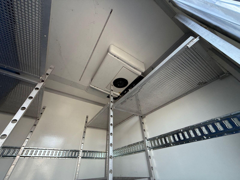 Dostavno vozilo hladnjača Iveco Daily 35S16 3.0 Kontener Chłodnia, Dwie komory, Autosklep, 230V: slika 8