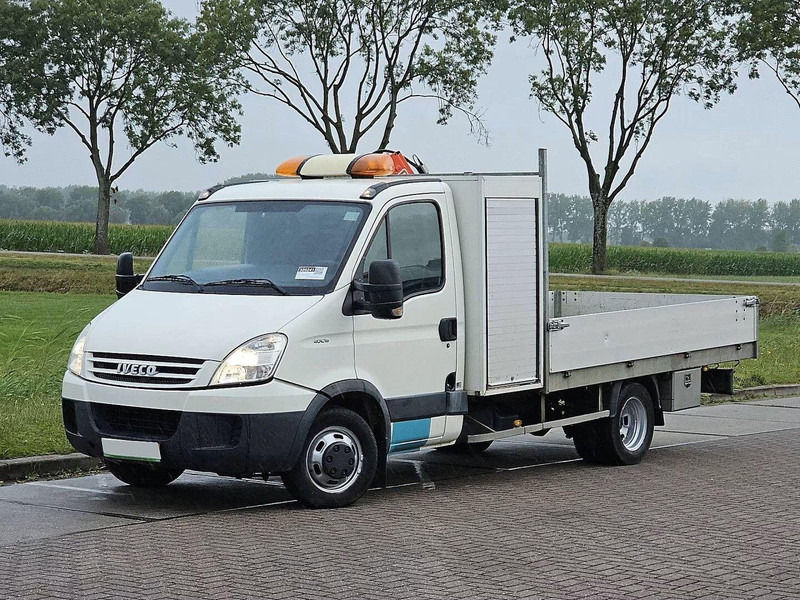 Iveco Daily 40C15 - Flatbed + crane - Kamion sa tovarnim sandukom, Kamion sa dizalicom: slika 1 Iveco Daily 40C15 - Flatbed + crane - Kamion sa tovarnim sandukom, Kamion sa dizalicom: slika 1