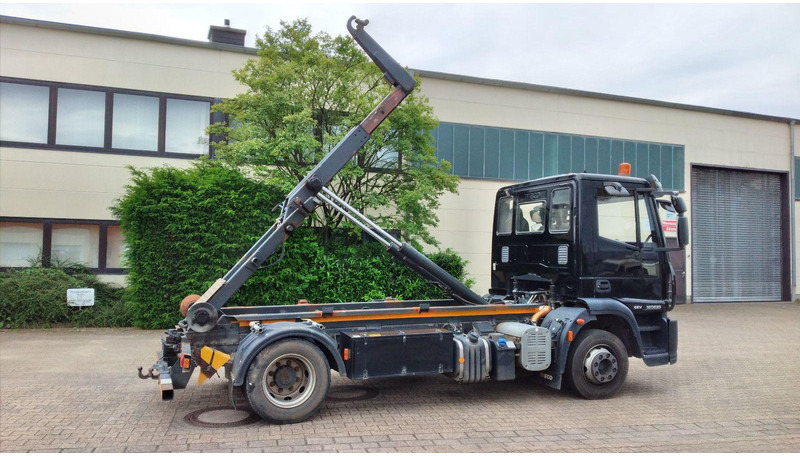 Iveco Eurocargo 120E25 - Kamion sa tovarnim sandukom, Kamion sa dizalicom: slika 3 Iveco Eurocargo 120E25 - Kamion sa tovarnim sandukom, Kamion sa dizalicom: slika 3