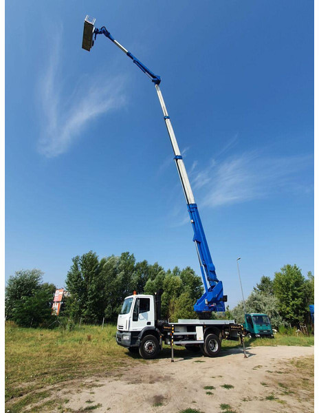 Iveco Eurocargo ML 180 E 24 - Bizocchi KJF 320 lifting basket 32 m - Vazdušna platforma montirana na kamion: slika 4 Iveco Eurocargo ML 180 E 24 - Bizocchi KJF 320 lifting basket 32 m - Vazdušna platforma montirana na kamion: slika 4