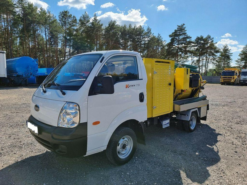 Kia Csatornatisztító - Vakuumska cisterna: slika 1 Kia Csatornatisztító - Vakuumska cisterna: slika 1