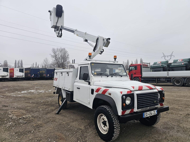 Land Rover Defender 120 4x4 - MOVEX Lifting Basket 10,5m - Vazdušna platforma montirana na kamion: slika 1 Land Rover Defender 120 4x4 - MOVEX Lifting Basket 10,5m - Vazdušna platforma montirana na kamion: slika 1