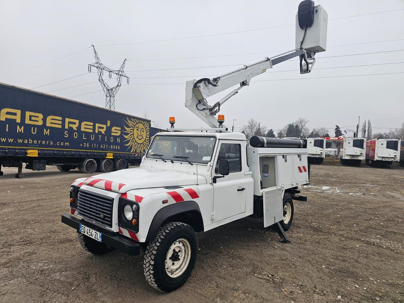 Land Rover Defender 120 4x4 - MOVEX Lifting Basket 10,5m - Vazdušna platforma montirana na kamion: slika 3 Land Rover Defender 120 4x4 - MOVEX Lifting Basket 10,5m - Vazdušna platforma montirana na kamion: slika 3