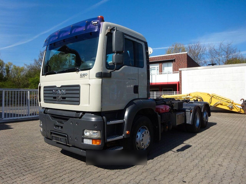 MAN 26.310 TGA - Hook lift truck - Kamion sa hidrauličnom kukom: slika 2 MAN 26.310 TGA - Hook lift truck - Kamion sa hidrauličnom kukom: slika 2