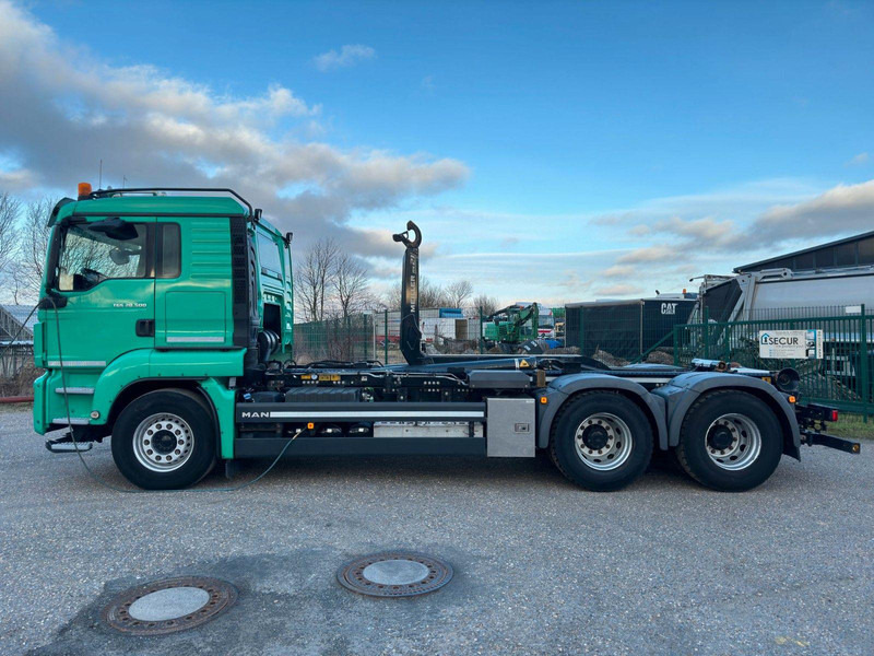 MAN 26.500 6x2 Retarder Meiller Funk | Motorschaden - Kamion sa tovarnim sandukom, Kamion sa dizalicom: slika 2 MAN 26.500 6x2 Retarder Meiller Funk | Motorschaden - Kamion sa tovarnim sandukom, Kamion sa dizalicom: slika 2