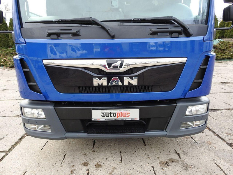 Kamion sa zatvorenim sandukom MAN TGL 12.220 KONTENER WINDA 18 PALET TEMPOMAT KLIMATYZACJA PNEUMAT: slika 16 Kamion sa zatvorenim sandukom MAN TGL 12.220 KONTENER WINDA 18 PALET TEMPOMAT KLIMATYZACJA PNEUMAT: slika 16