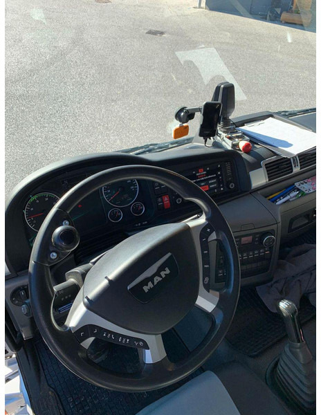 MAN TGL 12.250 - Kamion za prevoz stoke: slika 4 MAN TGL 12.250 - Kamion za prevoz stoke: slika 4