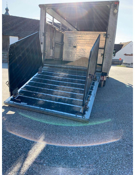 MAN TGL 12.250 - Kamion za prevoz stoke: slika 3 MAN TGL 12.250 - Kamion za prevoz stoke: slika 3