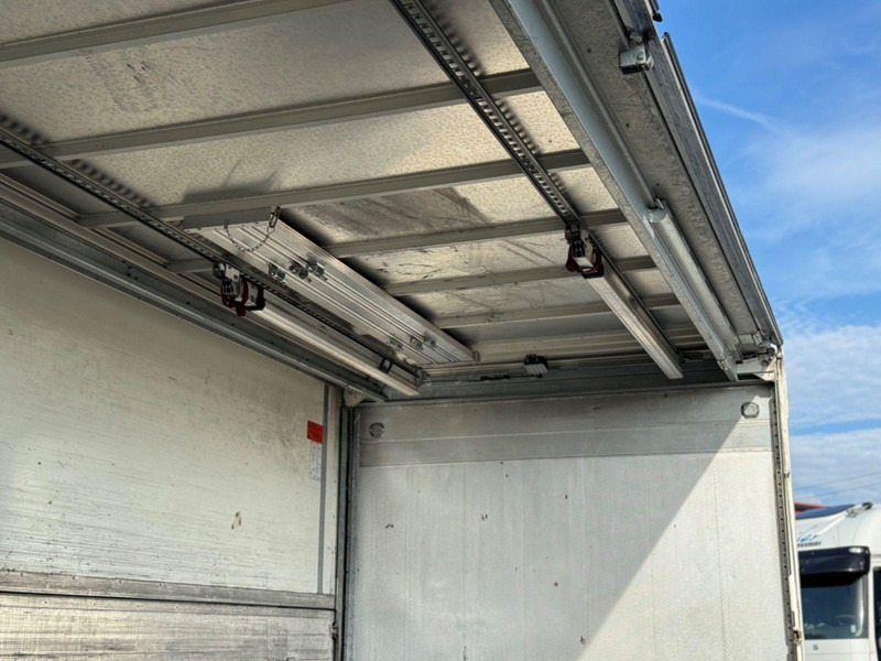 MAN TGM 18.290 L Beverage Truck + Tail Lift - Kamion sa zatvorenim sandukom: slika 5 MAN TGM 18.290 L Beverage Truck + Tail Lift - Kamion sa zatvorenim sandukom: slika 5