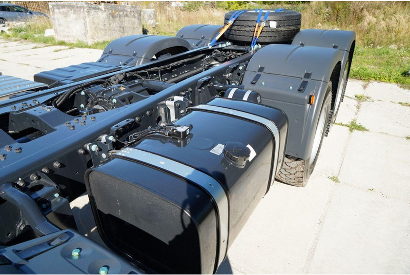 Kamion sa golom šasijom i zatvorenom kabinom MAN TGS 41.480 / 8X8 / DO ZABUDOWY / FABRYCZNIE NOWY 2025: slika 13 Kamion sa golom šasijom i zatvorenom kabinom MAN TGS 41.480 / 8X8 / DO ZABUDOWY / FABRYCZNIE NOWY 2025: slika 13