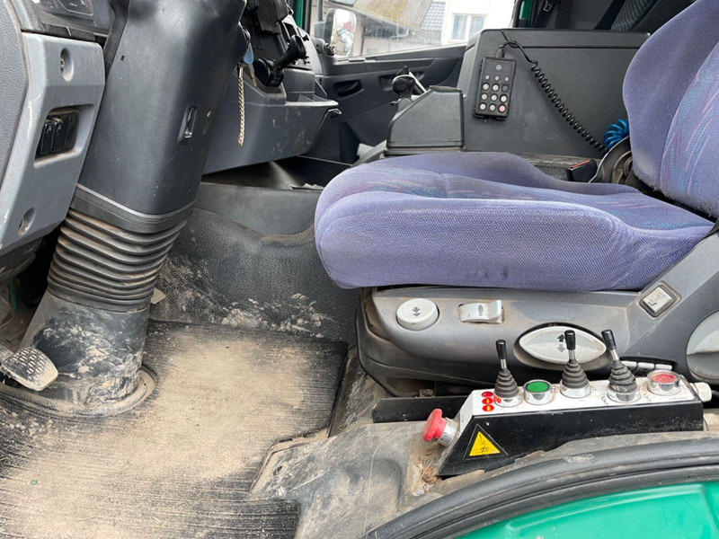 Mercedes-Benz 1833 Absetzkipper Bluetec 5 Klima 2 Hand Orig Km - Kamion za prevoz kontejnera/ Kamion sa promenjivim sandukom, Kamion sa dizalicom: slika 4 Mercedes-Benz 1833 Absetzkipper Bluetec 5 Klima 2 Hand Orig Km - Kamion za prevoz kontejnera/ Kamion sa promenjivim sandukom, Kamion sa dizalicom: slika 4