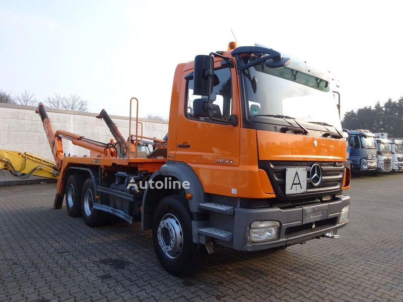 Mercedes-Benz 2633 Axor - Skip loader - Kamion za utovaranje kontejnera: slika 4 Mercedes-Benz 2633 Axor - Skip loader - Kamion za utovaranje kontejnera: slika 4