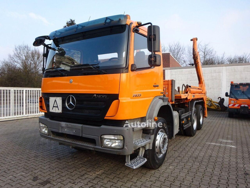 Mercedes-Benz 2633 Axor - Skip loader - Kamion za utovaranje kontejnera: slika 1 Mercedes-Benz 2633 Axor - Skip loader - Kamion za utovaranje kontejnera: slika 1