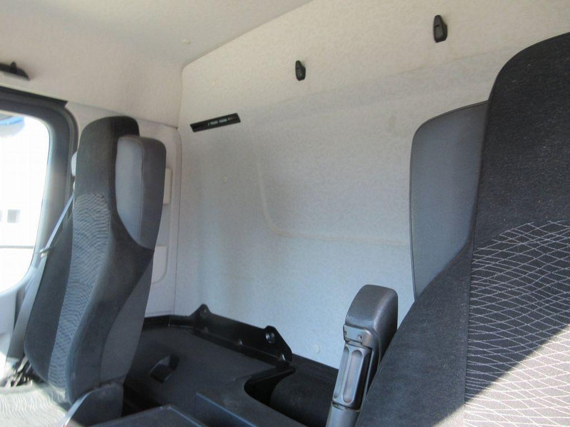 Kamion sa zatvorenim sandukom Mercedes-Benz ANTOS 1830 P+P: slika 10