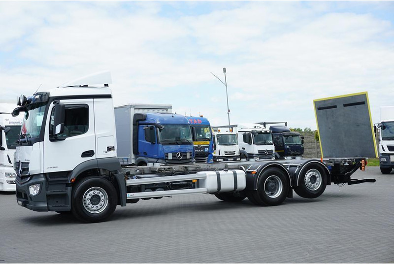 Mercedes-Benz ANTOS / 2535 / ACC / E 6 / BDF + WINDA / 7.15 , 7.45, 7.82 M / O - Kamion za prevoz kontejnera/ Kamion sa promenjivim sandukom: slika 3 Mercedes-Benz ANTOS / 2535 / ACC / E 6 / BDF + WINDA / 7.15 , 7.45, 7.82 M / O - Kamion za prevoz kontejnera/ Kamion sa promenjivim sandukom: slika 3