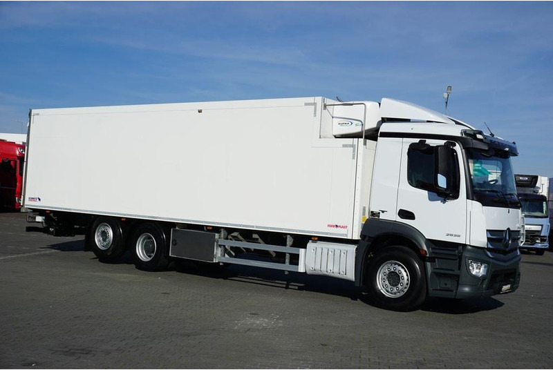 Mercedes-Benz ANTOS / 2535 / EURO 6 / CHŁODNIA + WINDA / 23 PALETY / OŚ SKRĘTN - Hladnjača: slika 4 Mercedes-Benz ANTOS / 2535 / EURO 6 / CHŁODNIA + WINDA / 23 PALETY / OŚ SKRĘTN - Hladnjača: slika 4