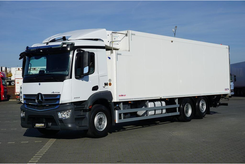 Mercedes-Benz ANTOS / 2535 / EURO 6 / CHŁODNIA + WINDA / 23 PALETY / OŚ SKRĘTN - Hladnjača: slika 1 Mercedes-Benz ANTOS / 2535 / EURO 6 / CHŁODNIA + WINDA / 23 PALETY / OŚ SKRĘTN - Hladnjača: slika 1