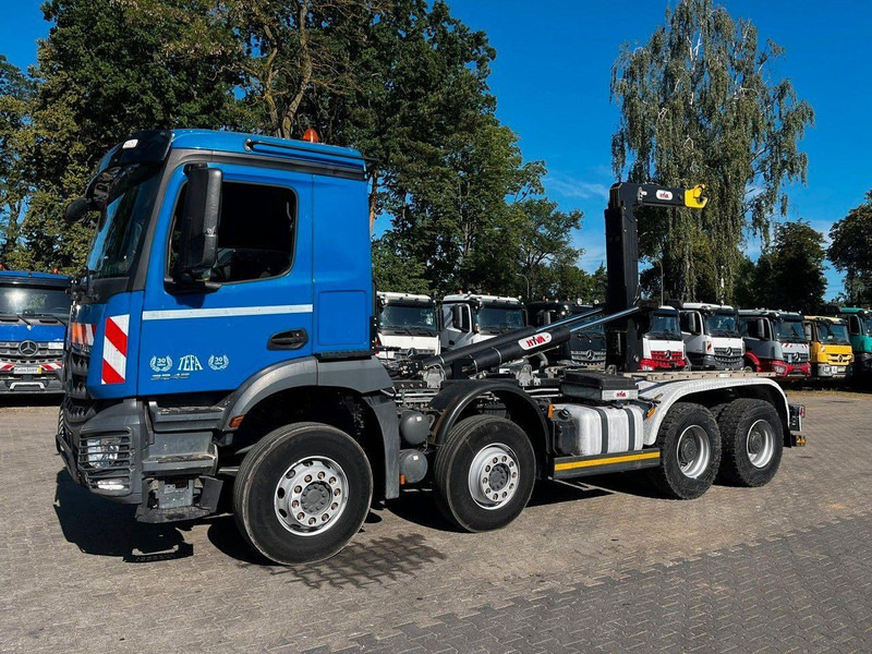 Mercedes-Benz AROCS 3246 8X4 ABROLLKIPPER HYVALIFT 26.57 - Kamion sa hidrauličnom kukom: slika 1 Mercedes-Benz AROCS 3246 8X4 ABROLLKIPPER HYVALIFT 26.57 - Kamion sa hidrauličnom kukom: slika 1