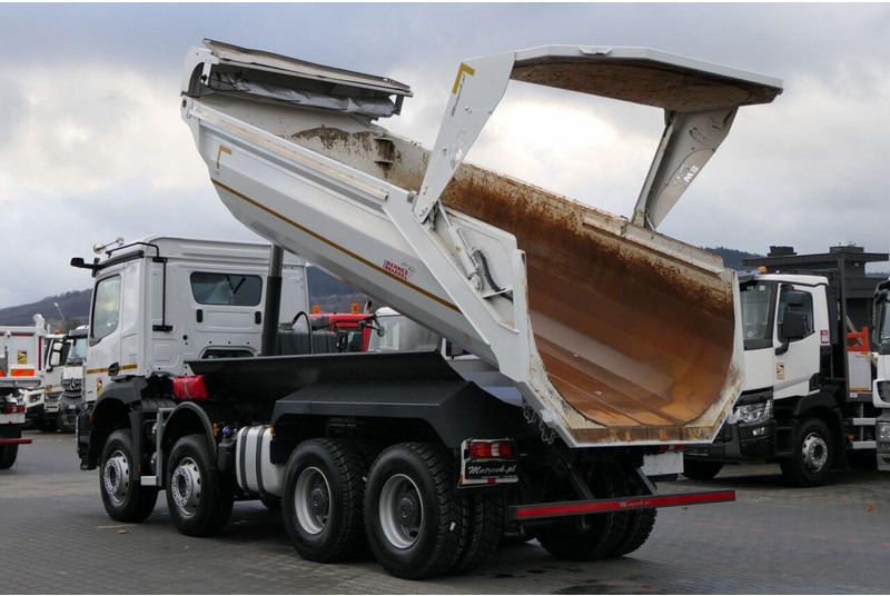 Mercedes-Benz AROCS 3246 / 8x4 / WYWROTKA / TYLNOZSYP / EURO 6 / OPONY 100 % - Istovarivač: slika 3 Mercedes-Benz AROCS 3246 / 8x4 / WYWROTKA / TYLNOZSYP / EURO 6 / OPONY 100 % - Istovarivač: slika 3