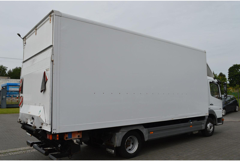 Mercedes-Benz ATEGO 816 CONTAINER+LIFT EURO 5 - Kamion sa zatvorenim sandukom: slika 4 Mercedes-Benz ATEGO 816 CONTAINER+LIFT EURO 5 - Kamion sa zatvorenim sandukom: slika 4