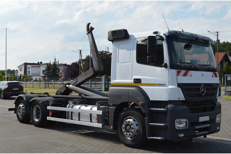 Mercedes-Benz AXOR 2543 HOOK JANCO HS20 14T KLIMA WEBASTO Bed Steering Axle Au - Kamion sa hidrauličnom kukom: slika 5 Mercedes-Benz AXOR 2543 HOOK JANCO HS20 14T KLIMA WEBASTO Bed Steering Axle Au - Kamion sa hidrauličnom kukom: slika 5