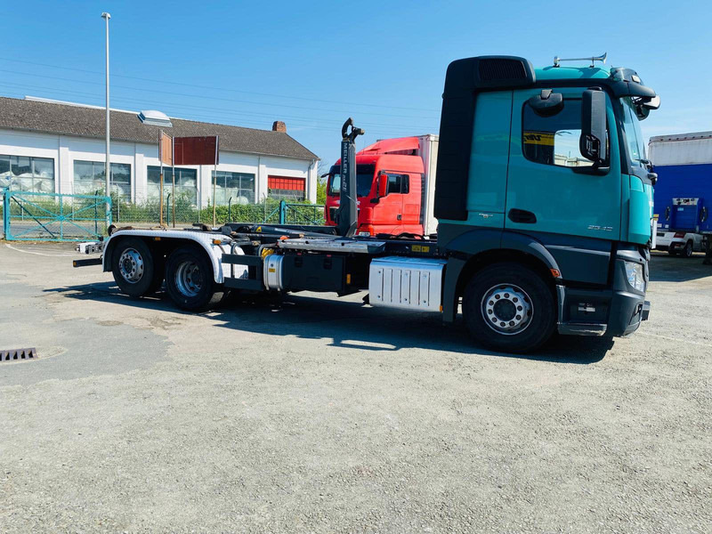 Mercedes-Benz Actros 2545 Meileraufbau GUTER ZUSTAND - Kamion sa tovarnim sandukom, Kamion sa dizalicom: slika 3 Mercedes-Benz Actros 2545 Meileraufbau GUTER ZUSTAND - Kamion sa tovarnim sandukom, Kamion sa dizalicom: slika 3