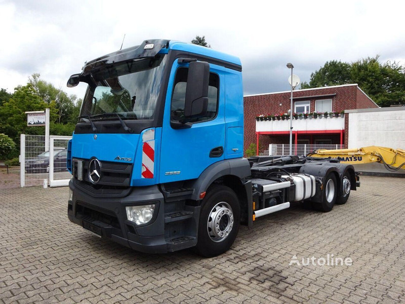 Mercedes-Benz Antos 2533 - Hook lift truck 6x2 - Kamion sa hidrauličnom kukom: slika 2 Mercedes-Benz Antos 2533 - Hook lift truck 6x2 - Kamion sa hidrauličnom kukom: slika 2