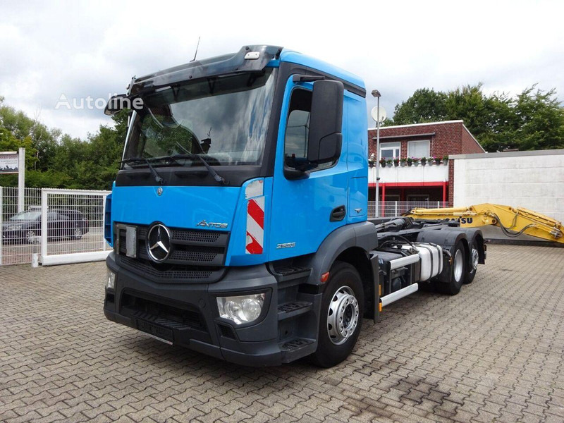 Mercedes-Benz Antos 2533 - Hook lift truck 6x2 - Kamion sa hidrauličnom kukom: slika 1 Mercedes-Benz Antos 2533 - Hook lift truck 6x2 - Kamion sa hidrauličnom kukom: slika 1