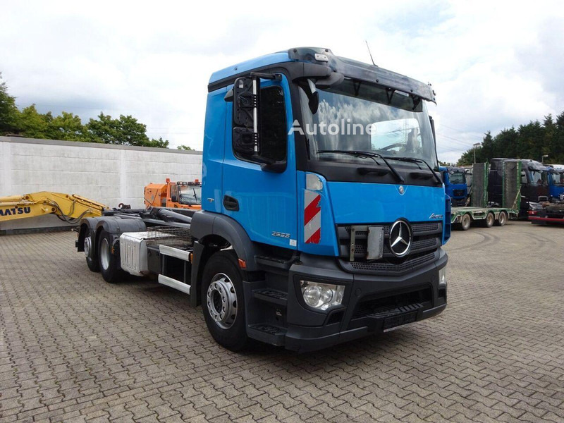 Mercedes-Benz Antos 2533 - Hook lift truck 6x2 - Kamion sa hidrauličnom kukom: slika 5 Mercedes-Benz Antos 2533 - Hook lift truck 6x2 - Kamion sa hidrauličnom kukom: slika 5