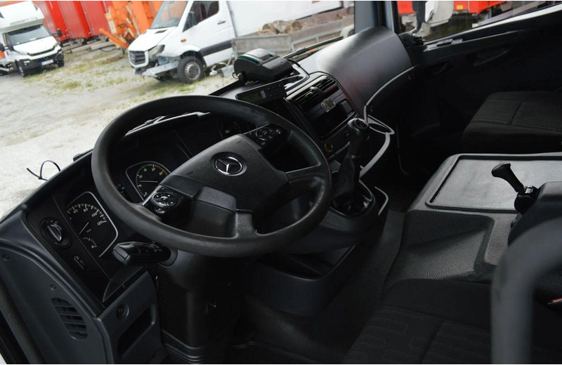 Mercedes-Benz Atego 716 IZOTERMA REFRIGERATOR SIDE DOOR Mercedes-Benz Atego 716 IZOTERMA REFRIGERATOR SIDE DOOR: slika 13 Mercedes-Benz Atego 716 IZOTERMA REFRIGERATOR SIDE DOOR Mercedes-Benz Atego 716 IZOTERMA REFRIGERATOR SIDE DOOR: slika 13