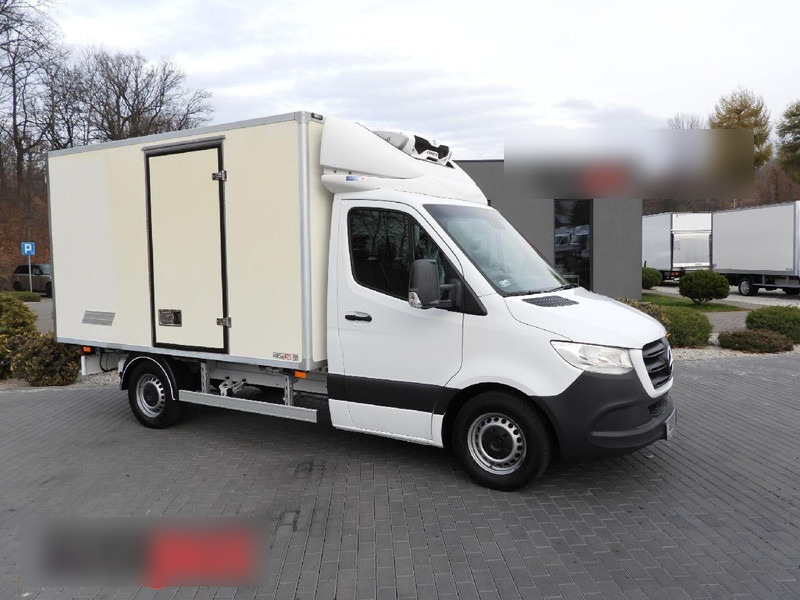 Mercedes-Benz SPRINTER 314 CHŁODNIA KONTENER -1*C TEMPOMAT NAWIGACJA KLIMATYZA - Dostavno vozilo hladnjača: slika 1 Mercedes-Benz SPRINTER 314 CHŁODNIA KONTENER -1*C TEMPOMAT NAWIGACJA KLIMATYZA - Dostavno vozilo hladnjača: slika 1