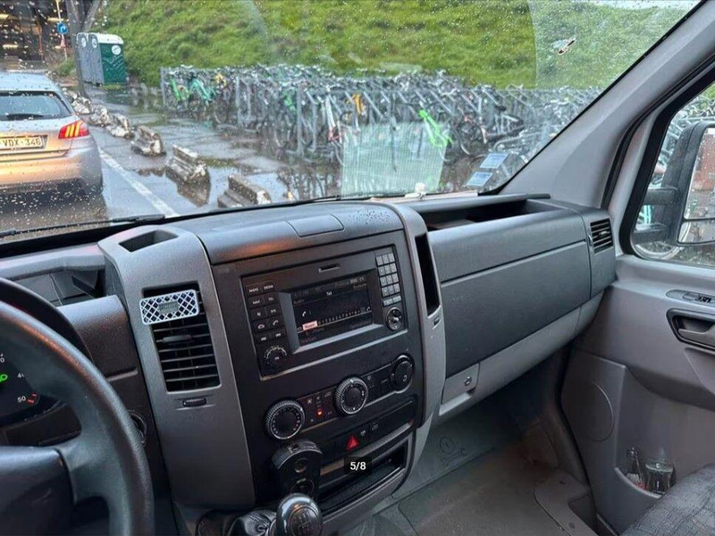 Mercedes-Benz Sprinter Koffer + Tail lift - Dostavno vozilo sa zatvorenim sandukom: slika 4 Mercedes-Benz Sprinter Koffer + Tail lift - Dostavno vozilo sa zatvorenim sandukom: slika 4