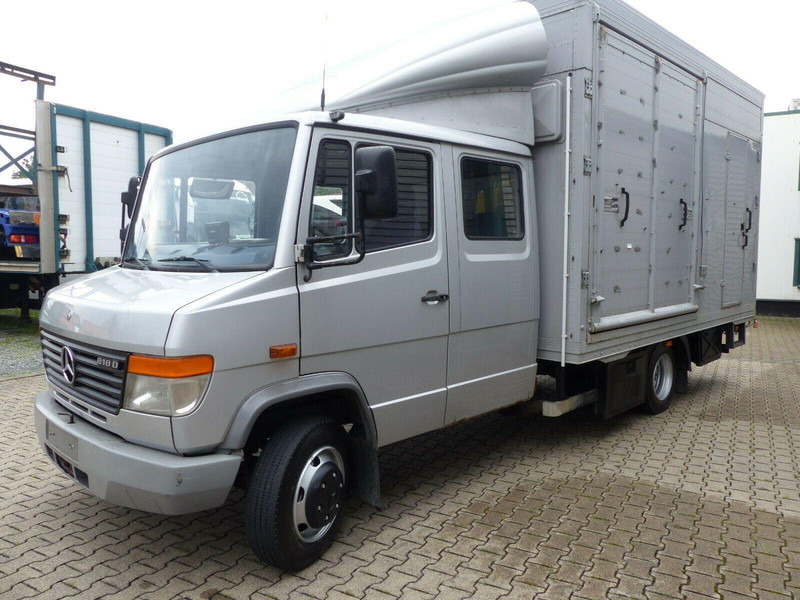Mercedes-Benz Vario 818 Doka horse transporter + Tail lift - Kamioni za prevoz konja: slika 1 Mercedes-Benz Vario 818 Doka horse transporter + Tail lift - Kamioni za prevoz konja: slika 1