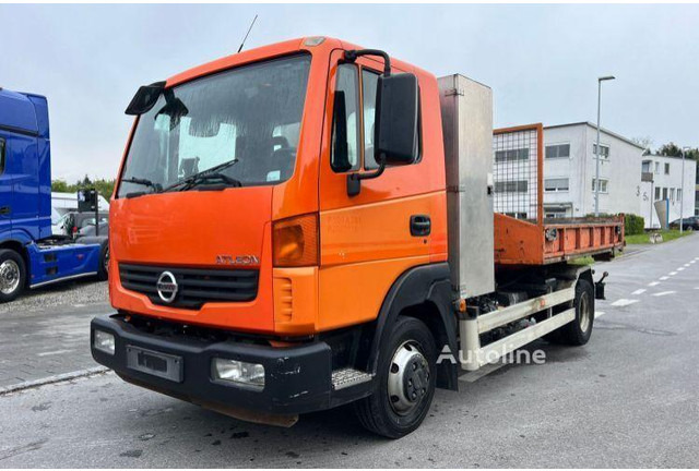 Nissan Atleon 80.19 - Hook lift truck+tipper - Kamion sa hidrauličnom kukom: slika 2 Nissan Atleon 80.19 - Hook lift truck+tipper - Kamion sa hidrauličnom kukom: slika 2