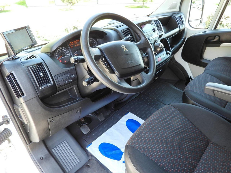 Peugeot BOXER KONTENER WINDA 8 PALET TEMPOMAT KLIMATYZACJA 130KM [ K249 - Dostavno vozilo sa zatvorenim sandukom: slika 2 Peugeot BOXER KONTENER WINDA 8 PALET TEMPOMAT KLIMATYZACJA 130KM [ K249 - Dostavno vozilo sa zatvorenim sandukom: slika 2