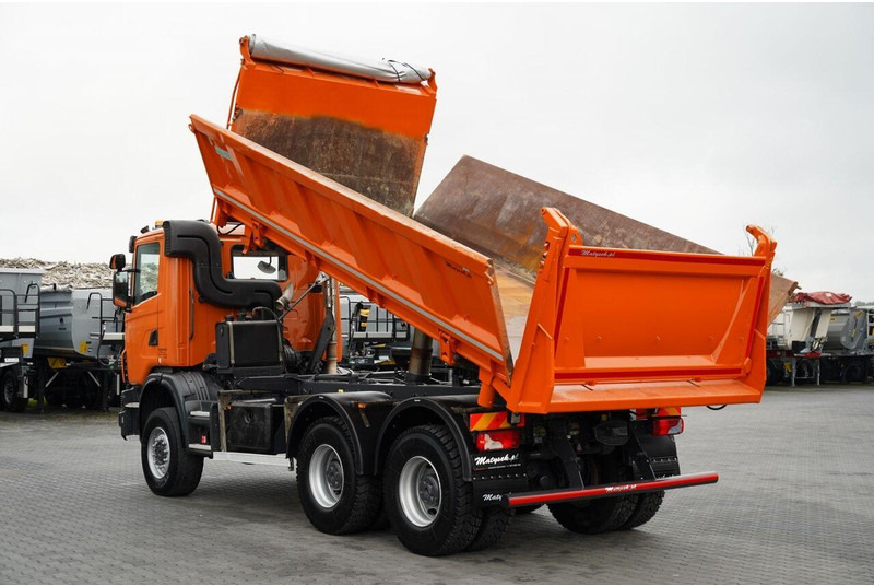 Scania G 440 / 6x6 / WYWROTKA TRZY-STRONNA / 2X HYDROBURTA / BOARDMATIC - Istovarivač: slika 4 Scania G 440 / 6x6 / WYWROTKA TRZY-STRONNA / 2X HYDROBURTA / BOARDMATIC - Istovarivač: slika 4