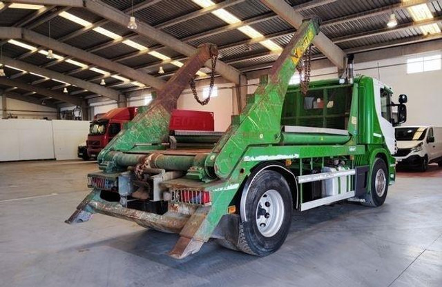 Scania P360 Hyvalift - Kamion za utovaranje kontejnera: slika 3 Scania P360 Hyvalift - Kamion za utovaranje kontejnera: slika 3