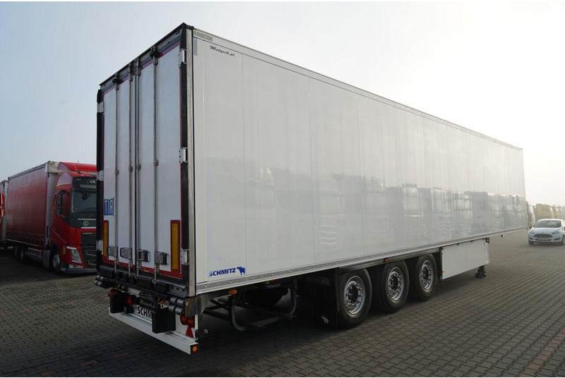 Schmitz Cargobull CHŁODNIA / THERMO KING SLX 300 / HAKÓWKA / OŚ PODNOSZONA / KOSZ - Poluprikolica hladnjače: slika 5 Schmitz Cargobull CHŁODNIA / THERMO KING SLX 300 / HAKÓWKA / OŚ PODNOSZONA / KOSZ - Poluprikolica hladnjače: slika 5
