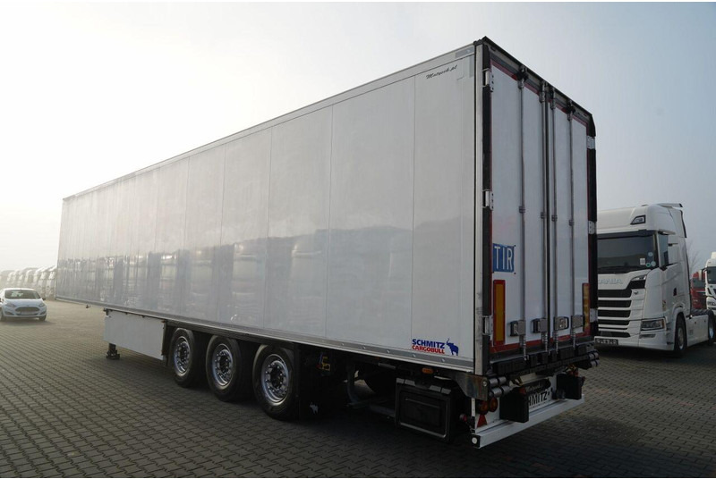 Schmitz Cargobull CHŁODNIA / THERMO KING SLX 300 / HAKÓWKA / OŚ PODNOSZONA / KOSZ - Poluprikolica hladnjače: slika 3 Schmitz Cargobull CHŁODNIA / THERMO KING SLX 300 / HAKÓWKA / OŚ PODNOSZONA / KOSZ - Poluprikolica hladnjače: slika 3